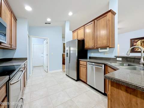 9185 Rosewater Lane, Jacksonville FL - photo 11 of 42