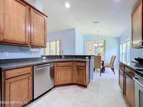 9185 Rosewater Lane, Jacksonville FL - photo 13 of 42
