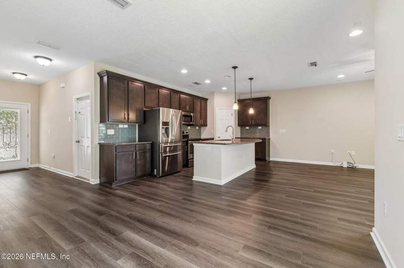 3 bedroom Townhouse at 2529 Caney Oaks Drive, Caney Branch Plantation, Jacksonville — photo 2