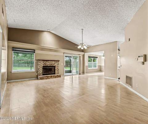 8361 Rockridge Drive, Jacksonville FL - photo 6 of 31