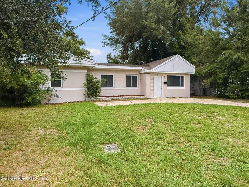 3 bedroom Single Family Residence at 5207 Janice Circle, Lake Shore Terrace, Jacksonville — photo 2