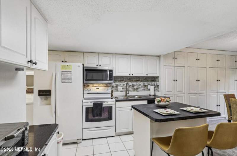 2 bedroom Condominium at 8719 Como Lake Drive #8719, The Lakes, Jacksonville — photo 4