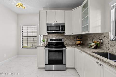 2922 Lantana Lakes Drive, Jacksonville FL - photo 15 of 76