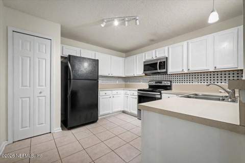 7920 Merrill Road #116, Jacksonville FL - photo 7 of 38