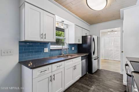 1207 14th Street, Jacksonville Beach FL - photo 8 of 49