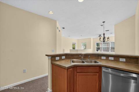 12301 Kernan Forest Boulevard #2402, Jacksonville FL - photo 18 of 54
