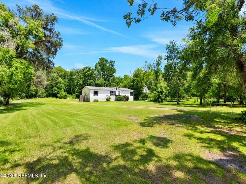 3 bedroom Manufactured Home at 54196 Fouracre Circle, Lee Stoner Shores, Callahan — photo 2