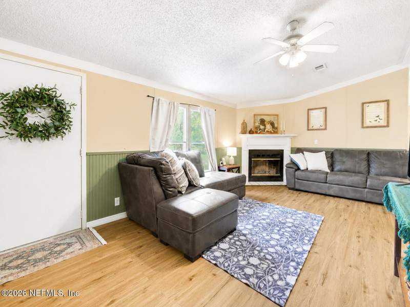 3 bedroom Manufactured Home at 54196 Fouracre Circle, Lee Stoner Shores, Callahan — photo 4