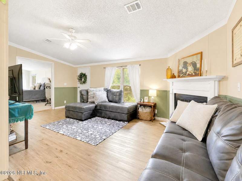 3 bedroom Manufactured Home at 54196 Fouracre Circle, Lee Stoner Shores, Callahan — photo 5