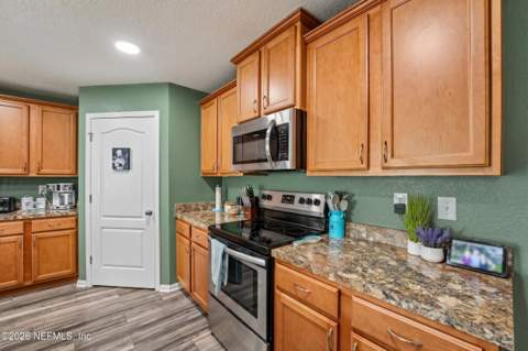 3548 Shiner Drive, Jacksonville FL - photo 6 of 33