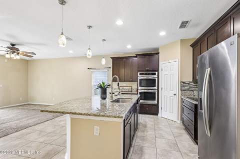 1405 Autumn Pines Drive, Orange Park FL - photo 9 of 36