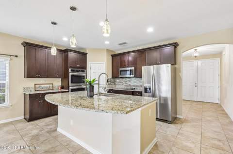 1405 Autumn Pines Drive, Orange Park FL - photo 10 of 36
