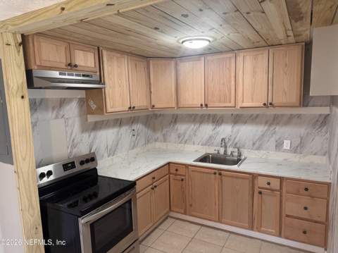 7020 E Ken Knight Drive, Jacksonville FL - photo 8 of 15