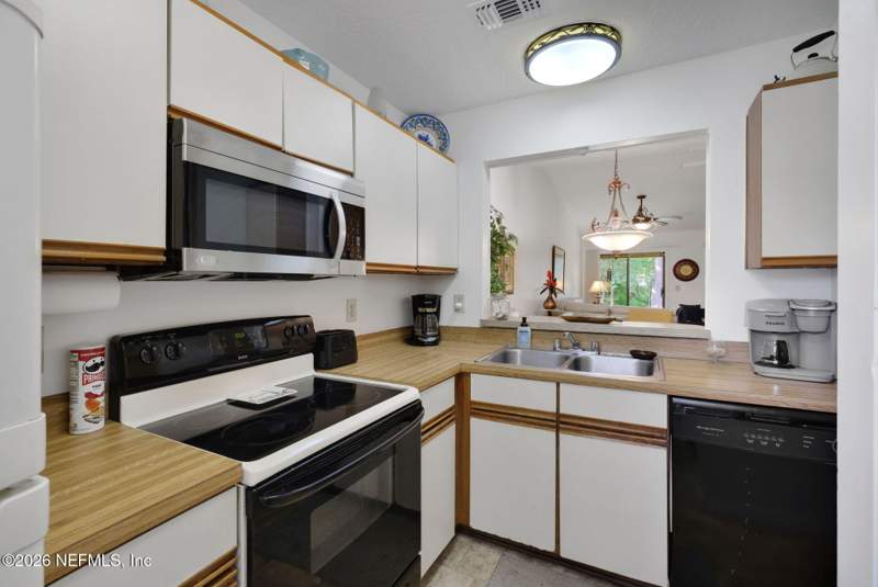 2 bedroom Condominium at 85 Debarry Avenue #1002, Wells Ridge, Orange Park — photo 5