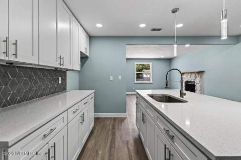 7427 John F Kennedy Drive, Jacksonville FL - photo 14 of 75