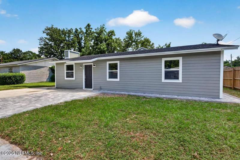 5 bedroom Single Family Residence at 7427 John F Kennedy Drive, Washington Lake Est, Jacksonville — photo 3