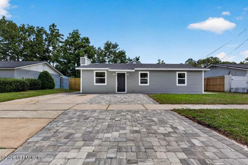 5 bedroom Single Family Residence at 7427 John F Kennedy Drive, Washington Lake Est, Jacksonville — photo 2