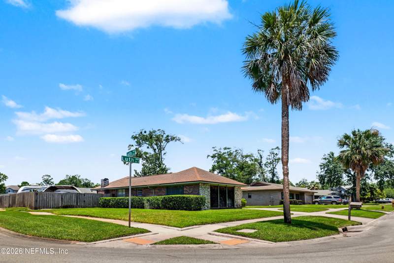 3 bedroom Single Family Residence at 3866 Luth Drive, Isle Of Palms, Jacksonville — photo 5