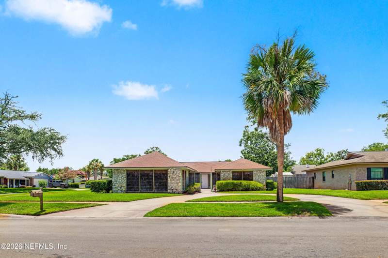 3 bedroom Single Family Residence at 3866 Luth Drive, Isle Of Palms, Jacksonville — photo 3