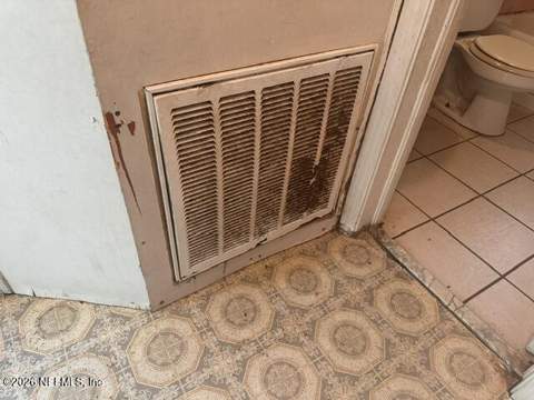 6335 Delacy Road, Jacksonville FL - photo 9 of 15
