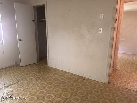 6335 Delacy Road, Jacksonville FL - photo 8 of 15