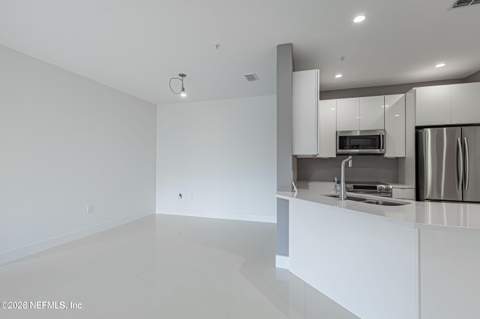 10961 Burnt Mill Road #1125, Jacksonville FL - photo 7 of 29