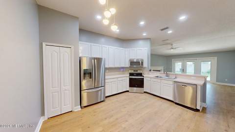 9357 Picarty Drive, Jacksonville FL - photo 10 of 48