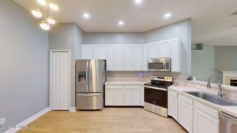 9357 Picarty Drive, Jacksonville FL - photo 12 of 48