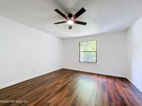 4042 Stillwood Drive, Jacksonville FL - photo 9 of 28