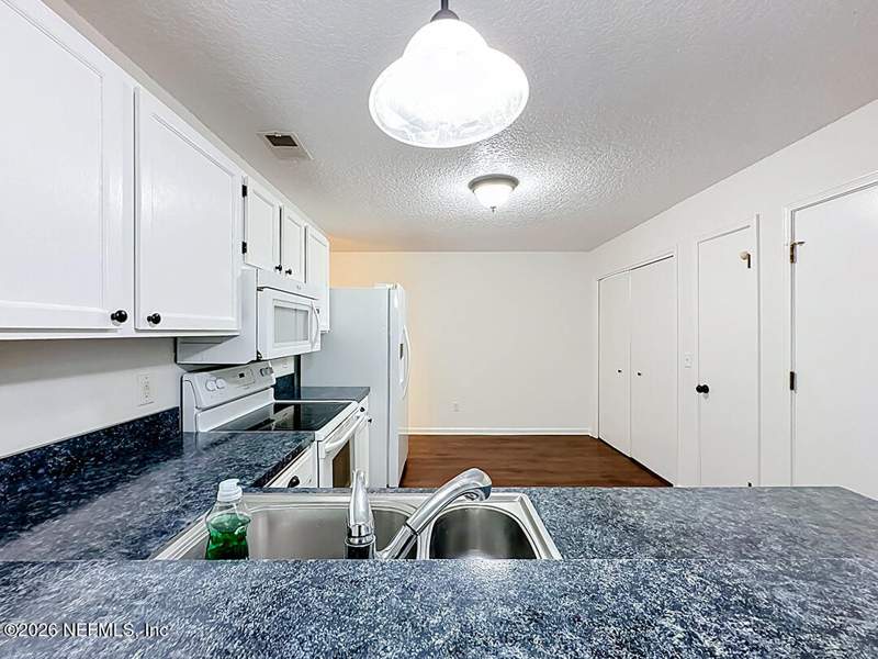 2 bedroom Townhouse at 4042 Stillwood Drive, Cypress Hammock, Jacksonville — photo 5