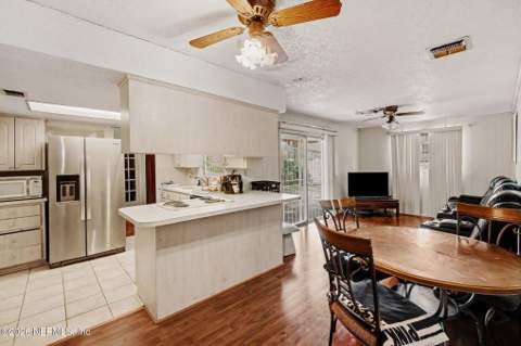 1030 Montego Bay Drive, Jacksonville FL - photo 7 of 14