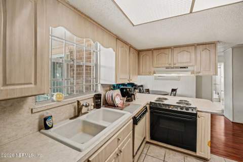 1030 Montego Bay Drive, Jacksonville FL - photo 8 of 14