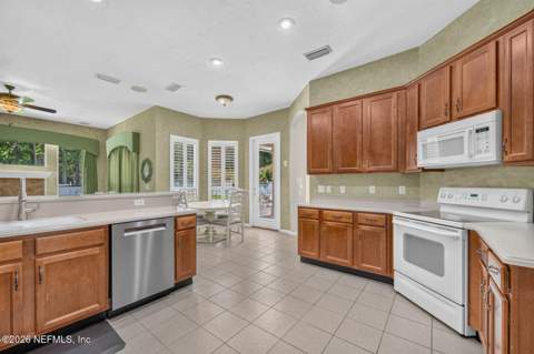 11032 S Royal County Drive, Jacksonville FL - photo 13 of 39