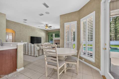 11032 S Royal County Drive, Jacksonville FL - photo 14 of 39