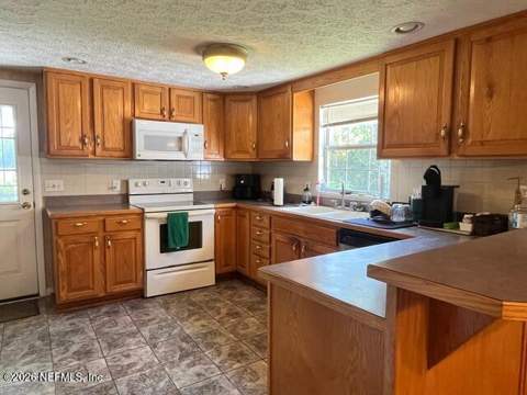 9559 SE State Road 100, Starke FL - photo 15 of 27