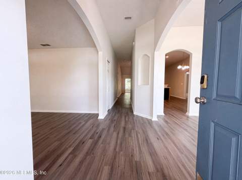 8436 Staplehurst Drive, Jacksonville FL - photo 6 of 22