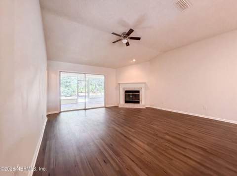 8436 Staplehurst Drive, Jacksonville FL - photo 9 of 22