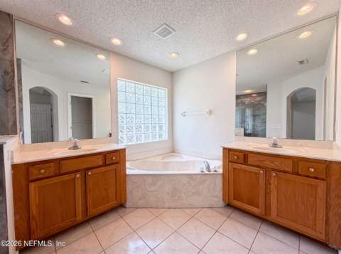 8436 Staplehurst Drive, Jacksonville FL - photo 16 of 22