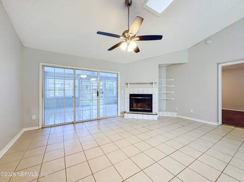 8174 Loch Lomond Lane, Jacksonville FL - photo 7 of 50