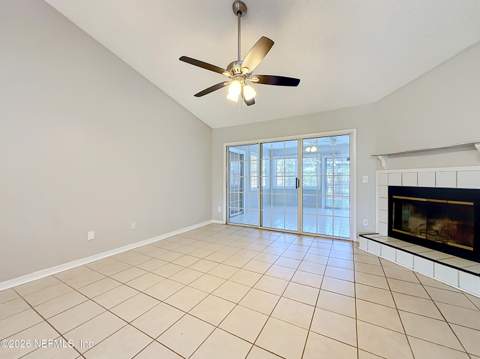 8174 Loch Lomond Lane, Jacksonville FL - photo 8 of 50