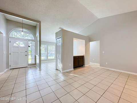 8174 Loch Lomond Lane, Jacksonville FL - photo 10 of 50