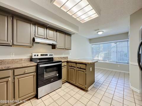 8174 Loch Lomond Lane, Jacksonville FL - photo 12 of 50