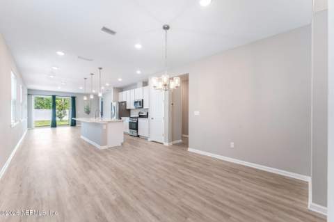 8277 Marietta Still Drive, Jacksonville FL - photo 9 of 27
