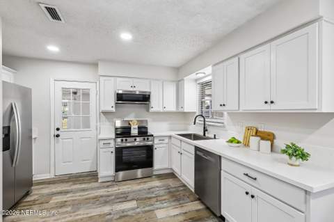 3172 Green Arbor Place, Jacksonville FL - photo 12 of 38