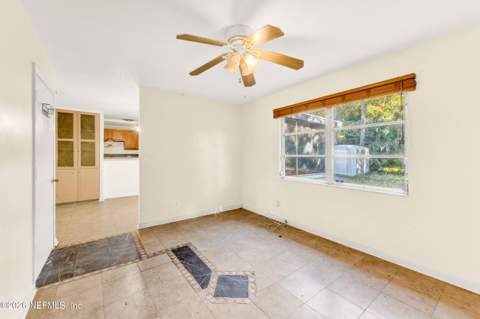 3818 Harbor View Drive, Jacksonville FL - photo 9 of 25