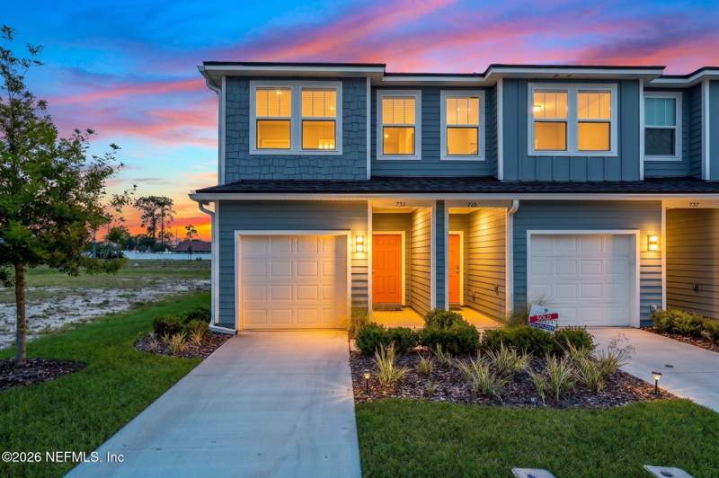 4 bedroom Townhouse at 7648 COMMANDER Lane, Deer Creek, Jacksonville — photo 3