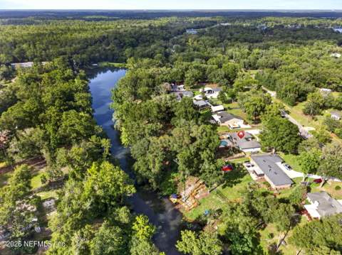 1305 Lake Asbury Drive, Green Cove Springs FL - photo 7 of 44