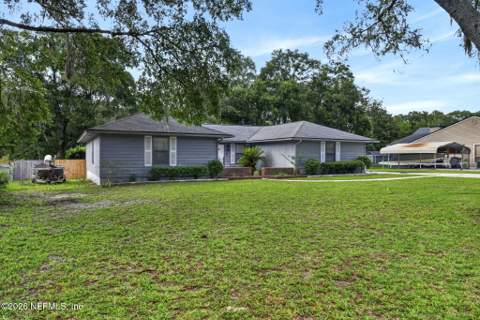 1305 Lake Asbury Drive, Green Cove Springs FL - photo 9 of 44
