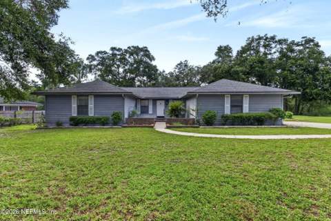 1305 Lake Asbury Drive, Green Cove Springs FL - photo 10 of 44