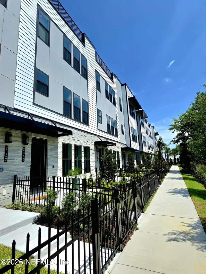 3 bedroom Townhouse at 2018 Prudential Drive, RiversEdge TownHomes, Jacksonville — photo 4